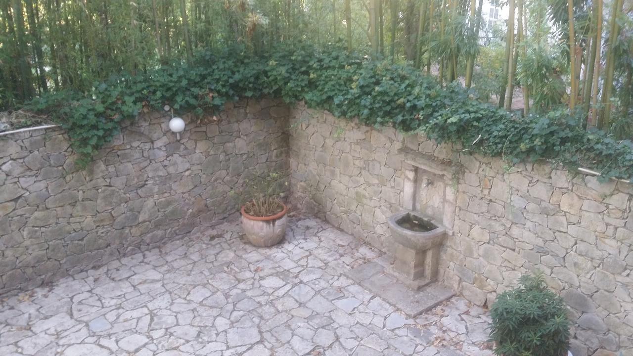 Auberge De Pachoquin Meounes-les-Montrieux Exterior foto